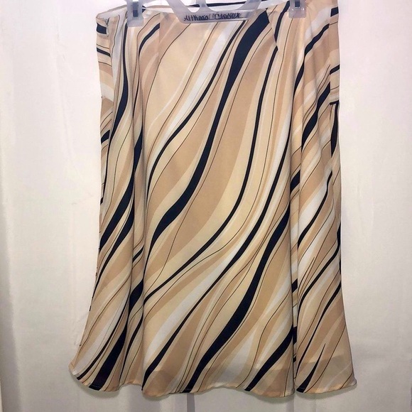 Worthington skirt - Picture 7 of 11